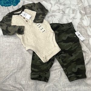 Old Navy outfit size 3-6m